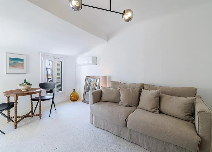 Charming Ultra 1 Bdr Apartment *