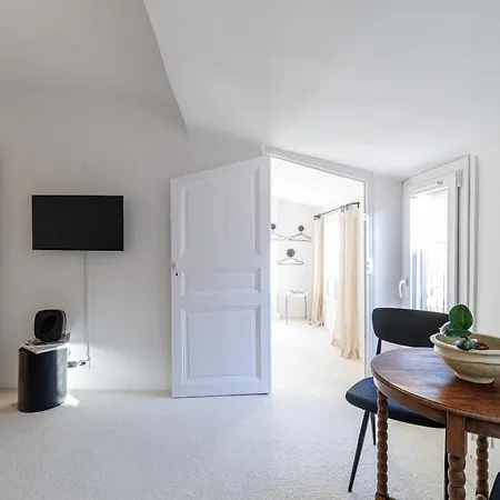 Charming Ultra 1 Bdr Apartament *