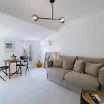 Charming Ultra 1 Bdr Apartament